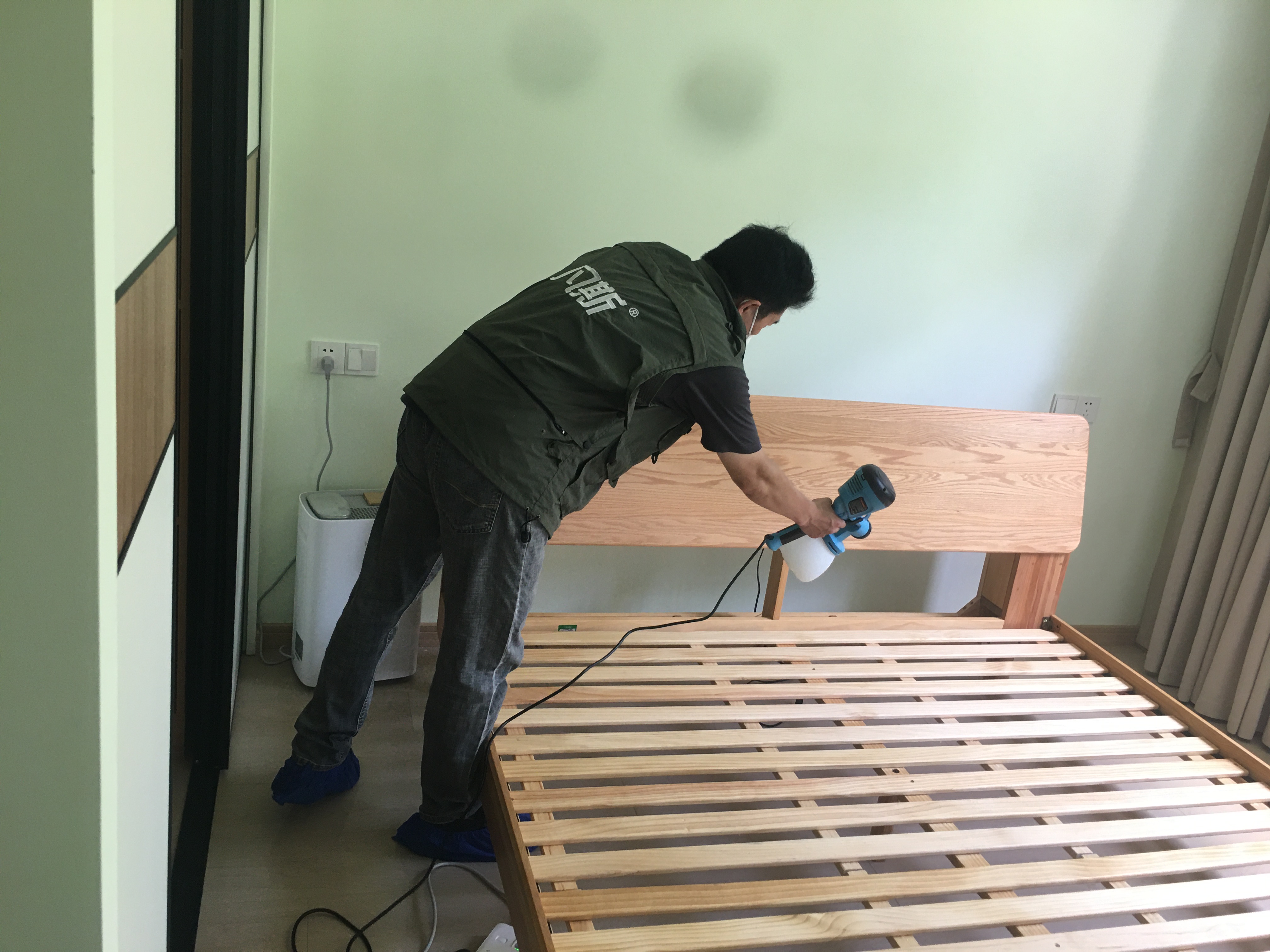 室內(nèi)光照幾個小時最好